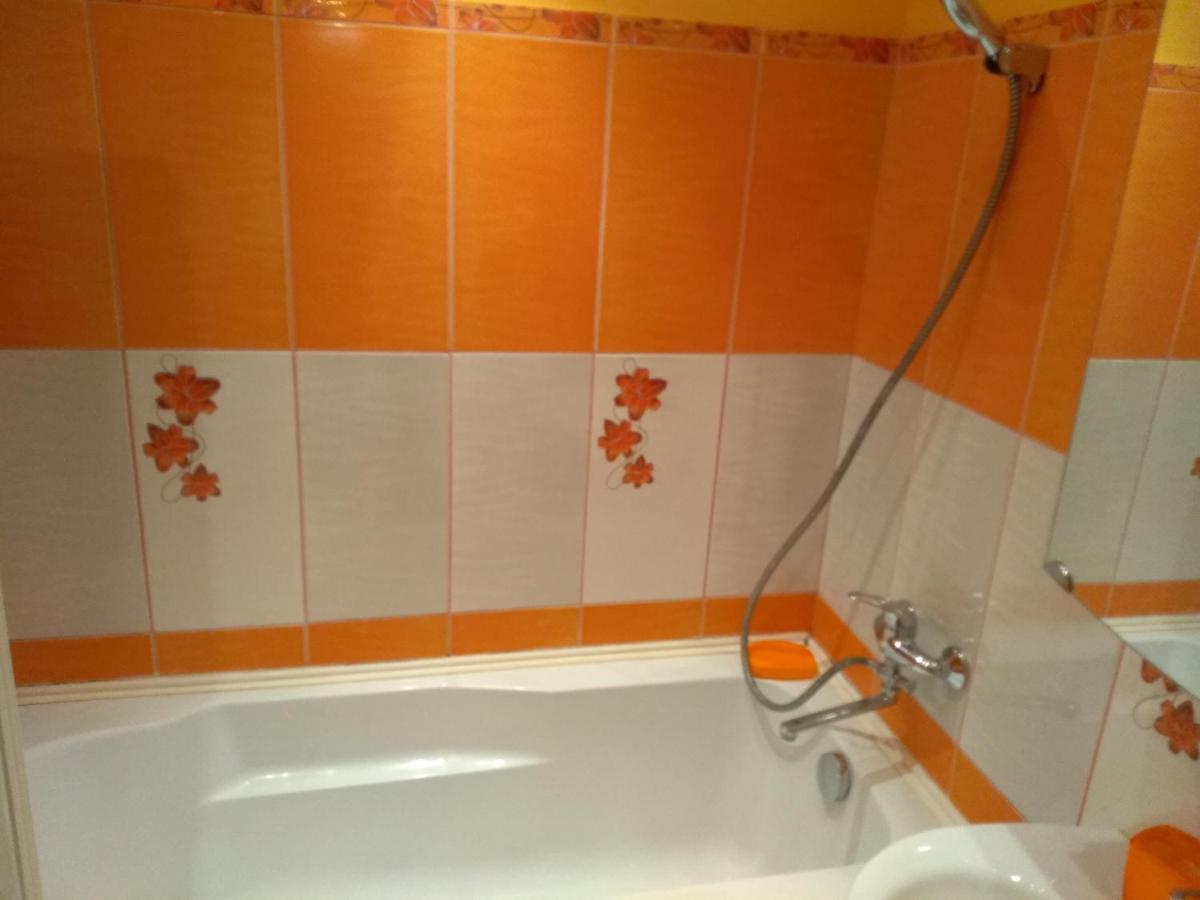 Brivibas 25 Apartamenti เวนต์สปิลส์ ภายนอก รูปภาพ